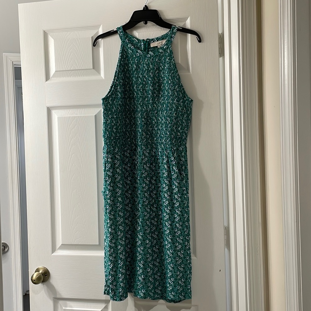 Preowned loft sun dress size 12. Sleeveless green, blue, and white print.